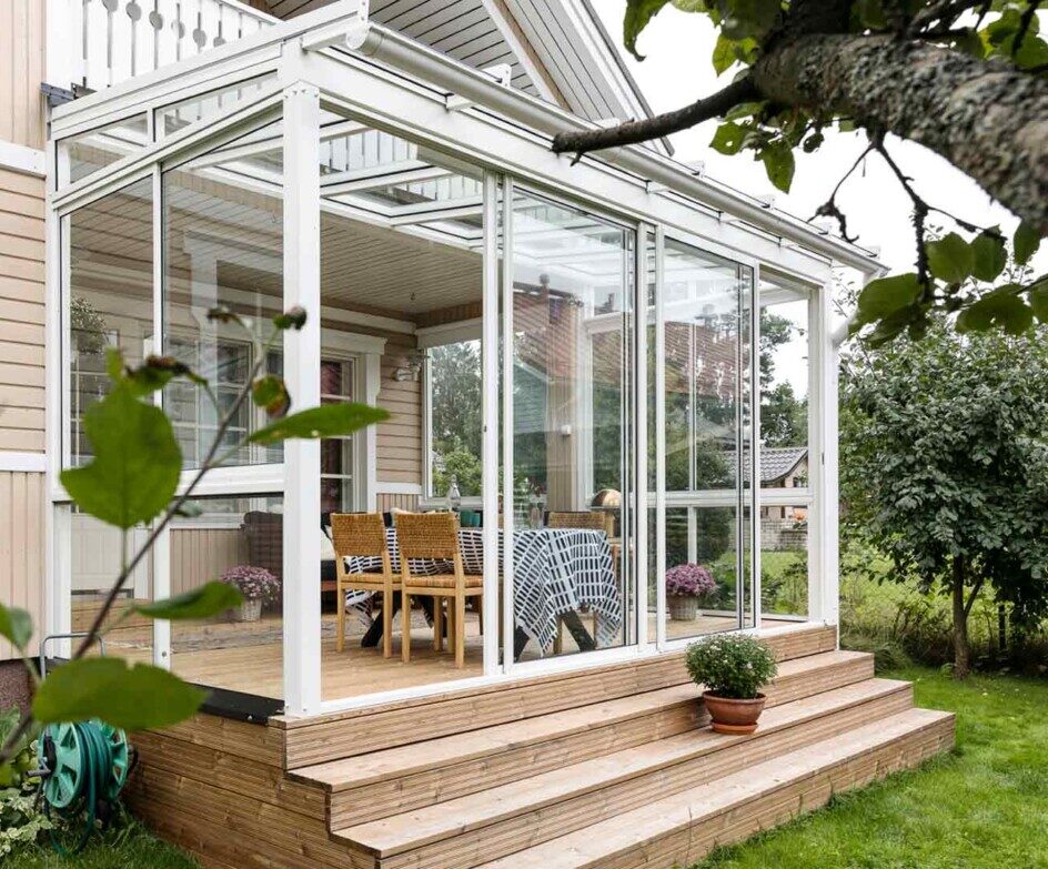 Hvit glass terrasse